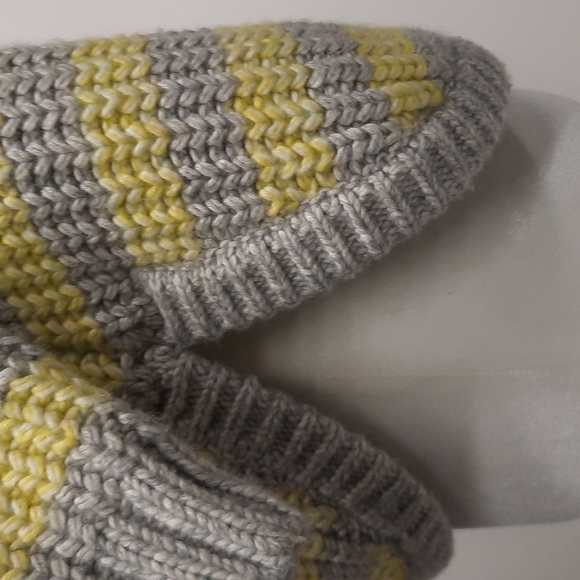 Victoria Secret Gray and Yellow Mock Turtleneck Shaker Knit Sweater, Size XS - Picture 4 of 6